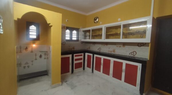 Single Bedroom - Image 2